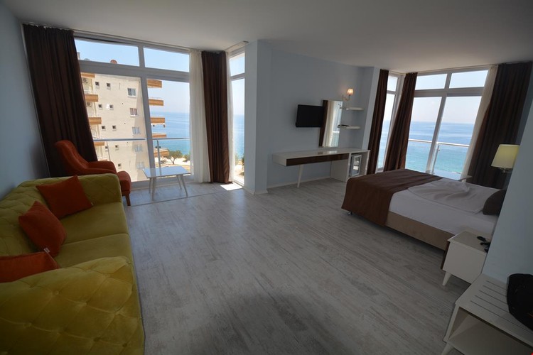 Honeymoon Suite Room