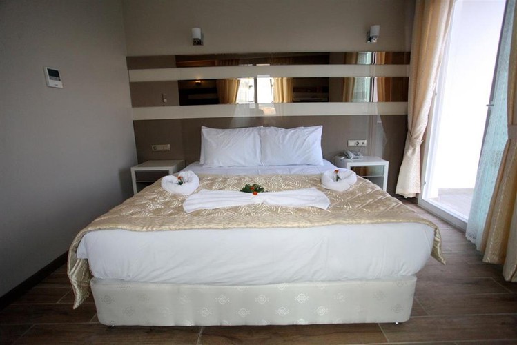 Single Room (1 Person)