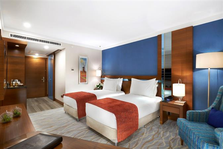 Superior Twin Room, City View