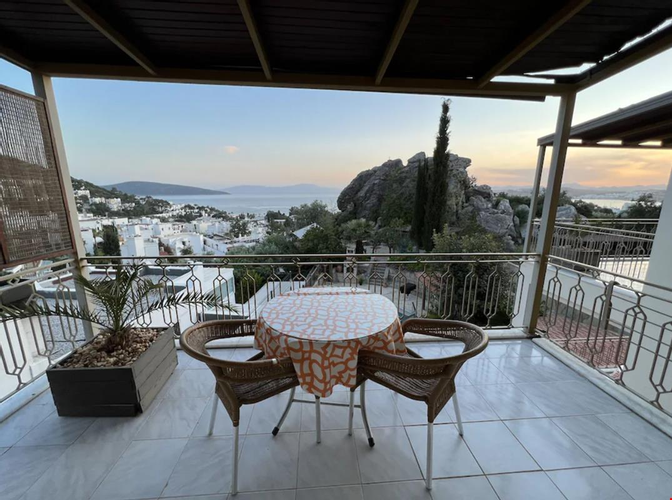 Suit 1+1 Daire Oda, Deniz Manzaralı