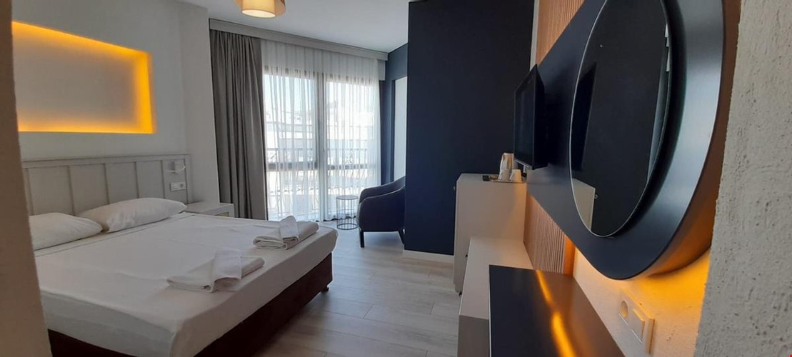 Suit Oda, Bahçe Manzaralı