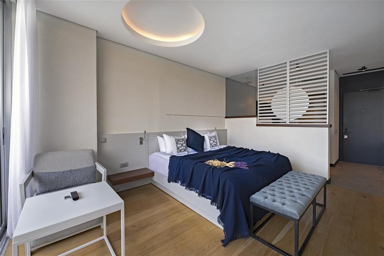 Luxury Oda, Havuz Manzaralı