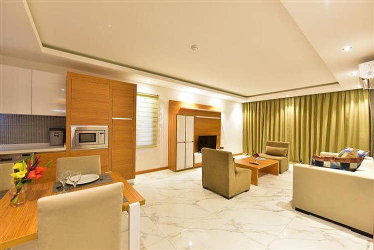 Apartment Luxury Flat Room, Pool View