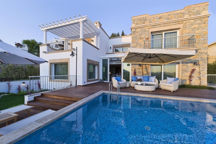 Villa, Havuz Manzaralı