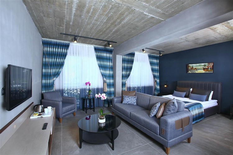 Deluxe Oda, Havuz Manzaralı