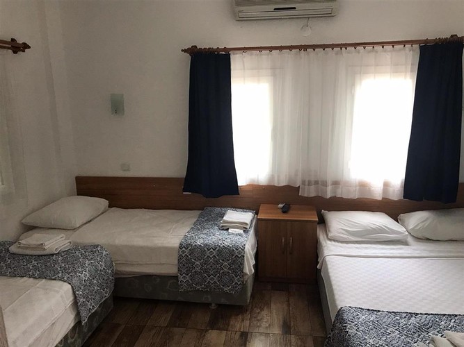 Standard Room (4 Person)