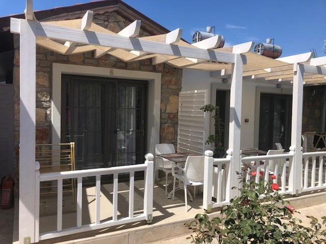 Balkonlu Oda, Göl Manzaralı (Balkonlu)