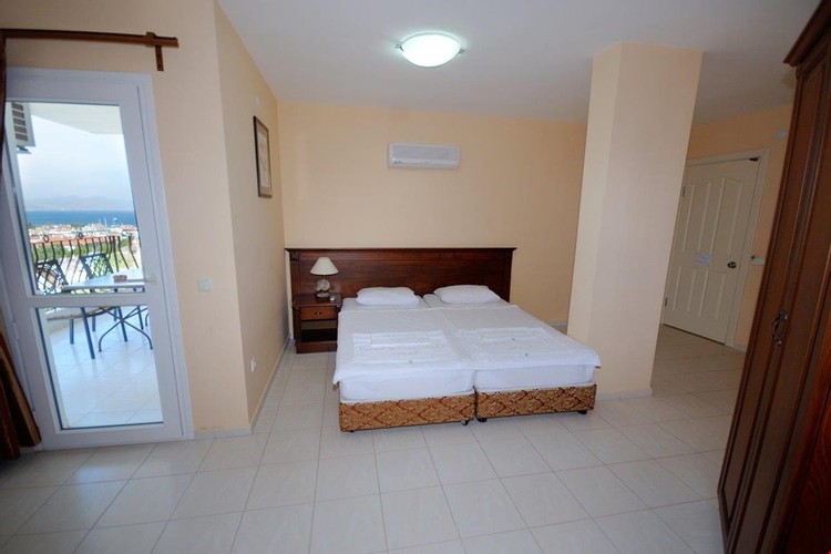 Junior Suite Room (3 Person)