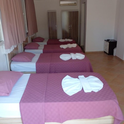 Aile Odası, Bahçe Manzaralı