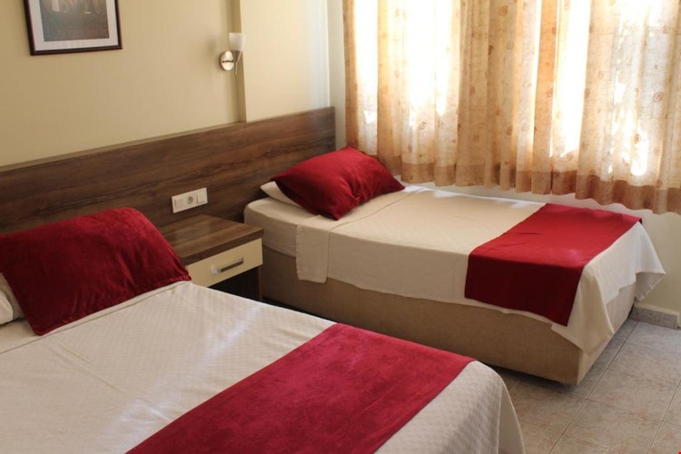 Standart Oda (3 Kişilik, Balkonlu)