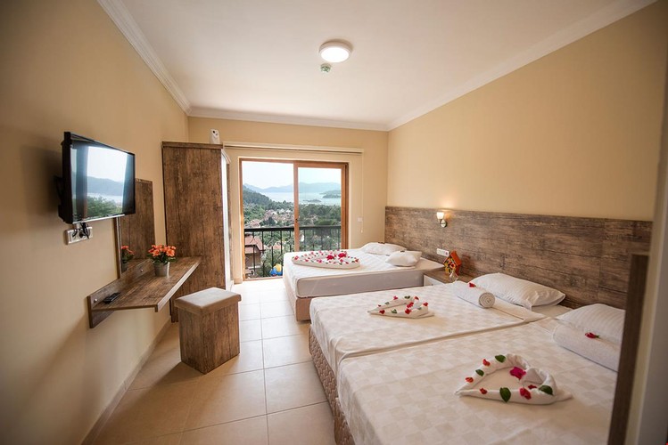 Luxury Room (4 Person)