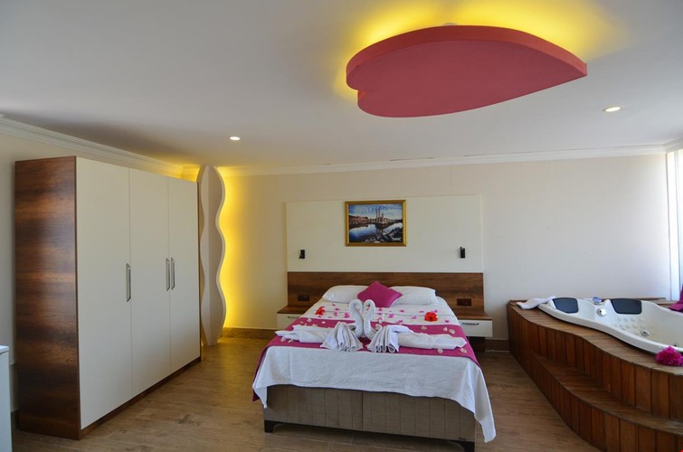 Romantic Purple Sea View