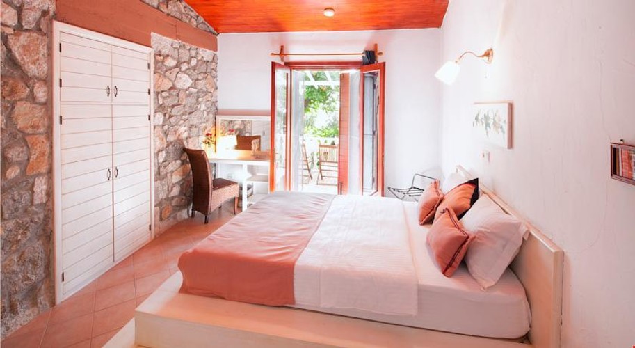 Balayı Taş Ev Odası