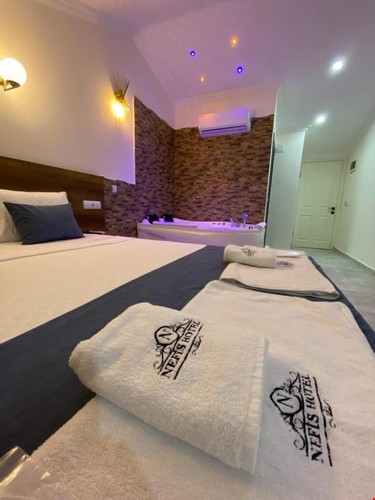 Honeymoon Room (Jacuzzi)