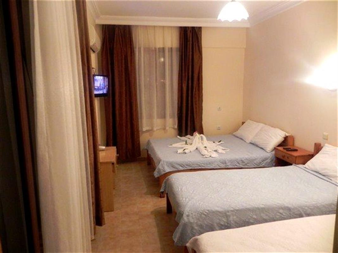 Economy Room (4 Person)