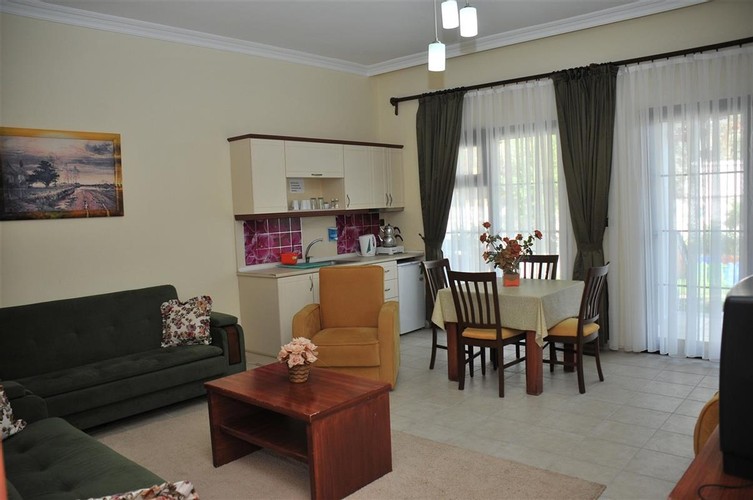 Family Room, Pool View (Without Jacuzzi)