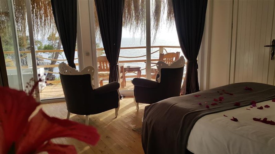 Honeymoon Suite Room (Jacuzzi)