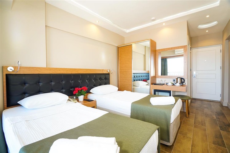 Standard Room, Land View