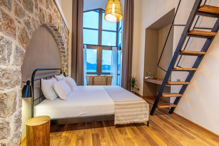 Loft Room (With Bathroom)