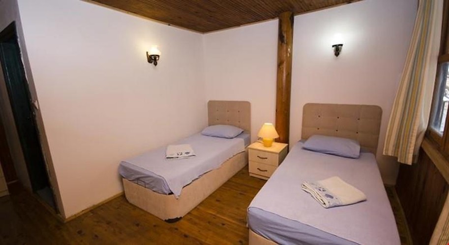 Standart Oda, Kara Manzaralı