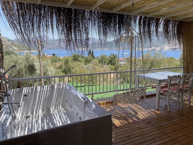 Superior Suite Room (Jacuzzi)