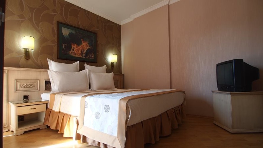 Standard Room, Partial Sea View