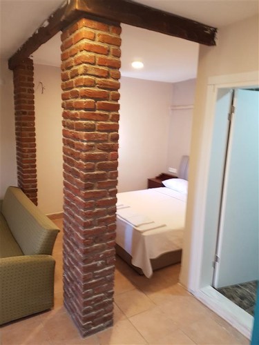 Studio Çatı Teras Katı Oda