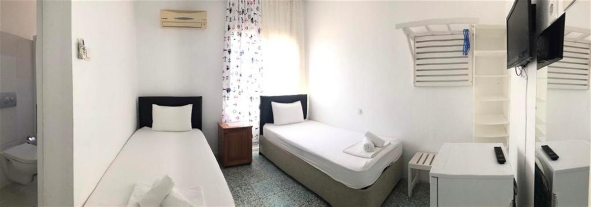 Single Room (1 Person)