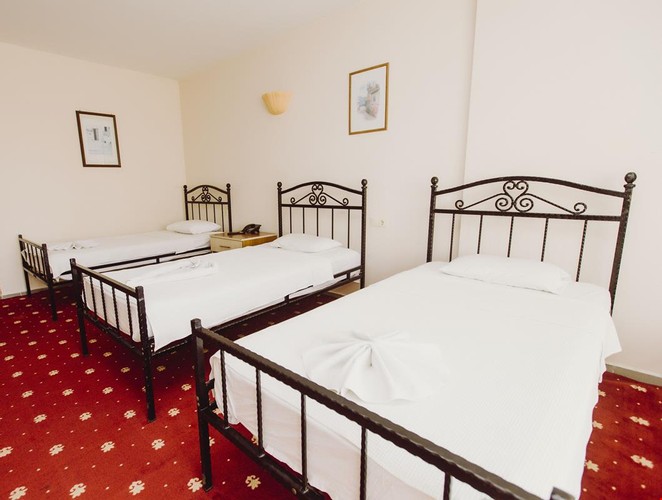 Standard Room (4 Person)