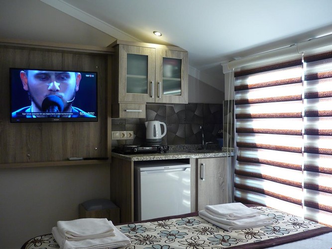 Terrace Room (Terrace, Kitchen)