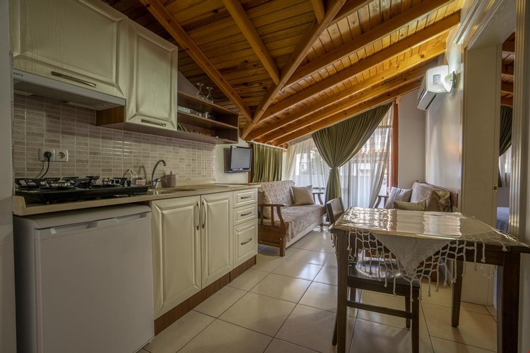 Apart Çatı 1+1 Daire Teras Katı Oda