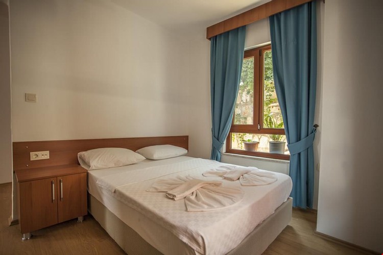 Suit Oda, Nehir Manzaralı