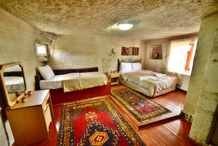 Cave Suite Room (3 Person)
