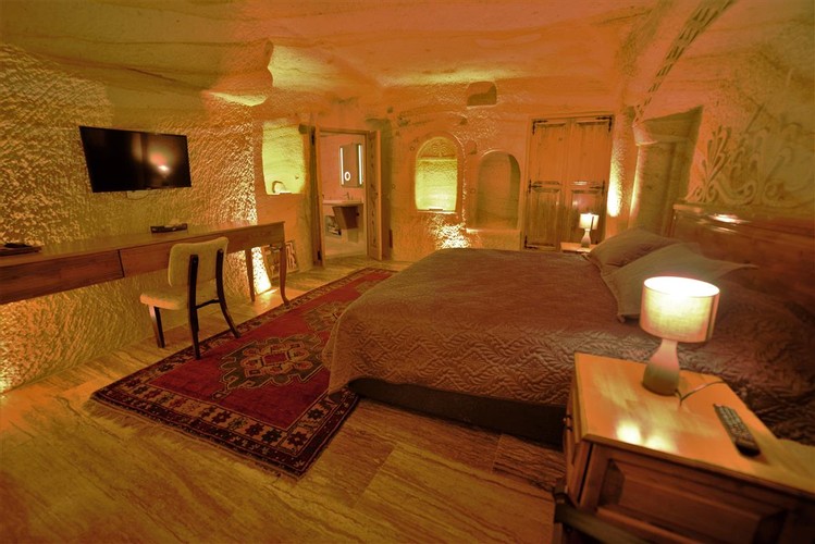 Cave Suite Room