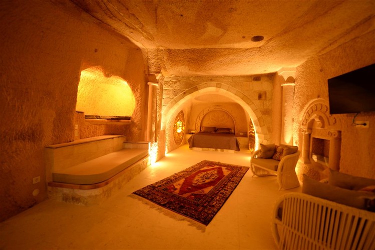 Premium Cave Suit Oda