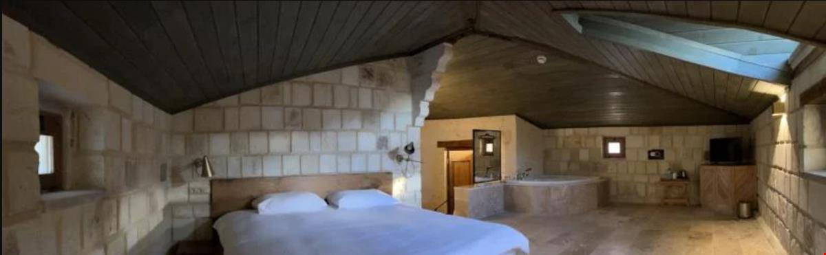 Roof Penthouse Room (Jacuzzi)