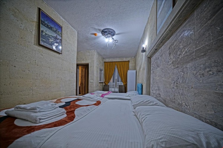 Family Room (3 Person)