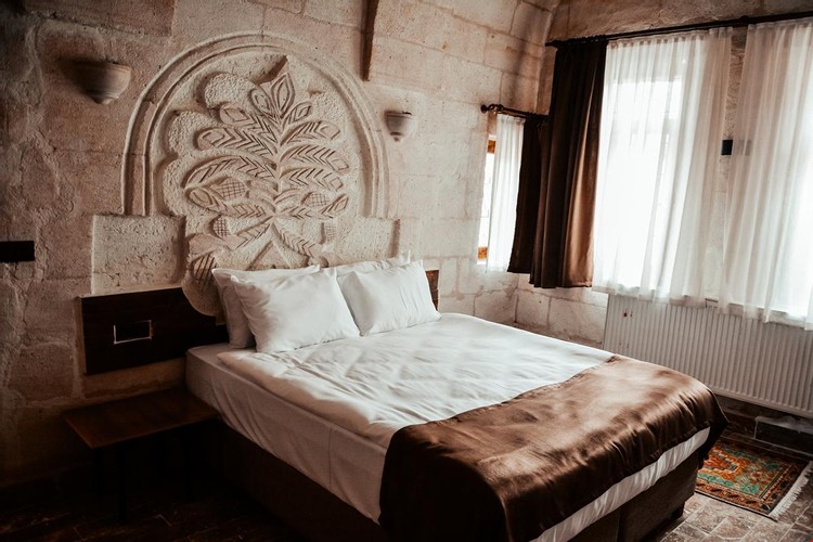 Junior Room, Pool View