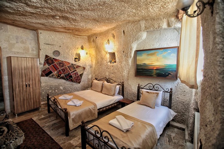 Cave Suite Room (3 Person)