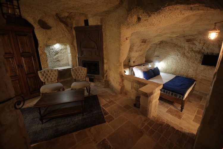 Superior Cave Suite Room (Jacuzzi)