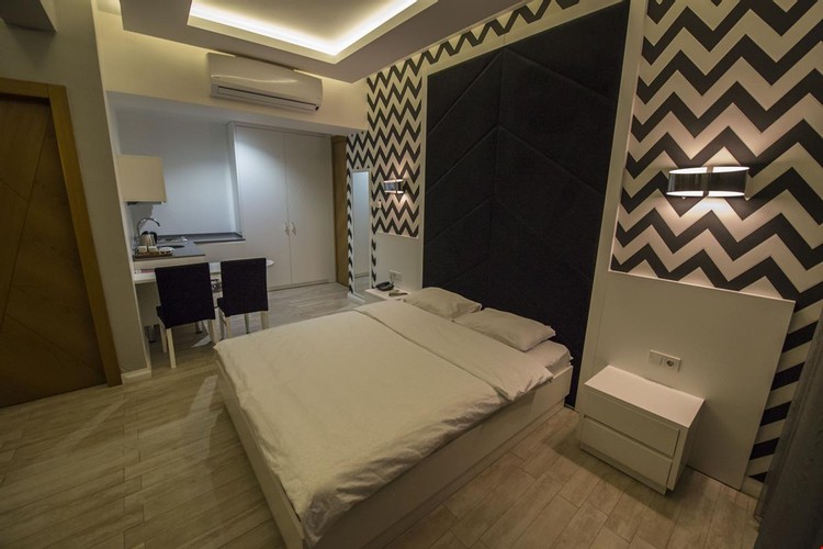 Standart Oda, Kara Manzaralı