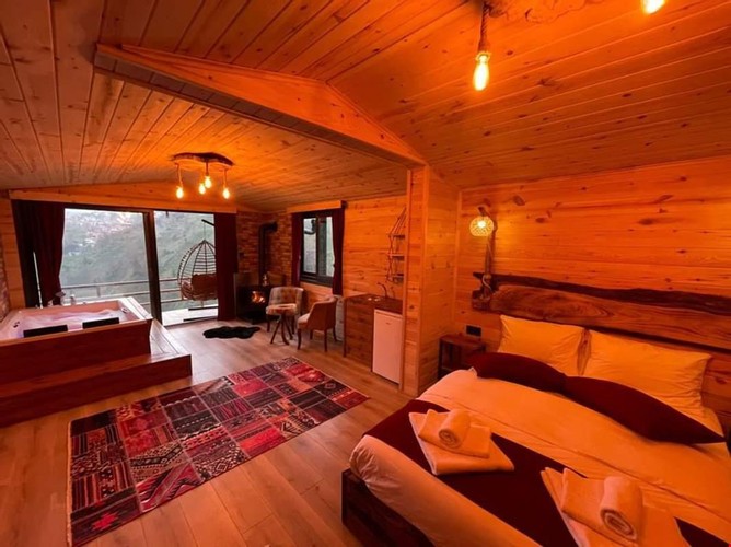 Has Balcony Room (Balcony, Jacuzzi)