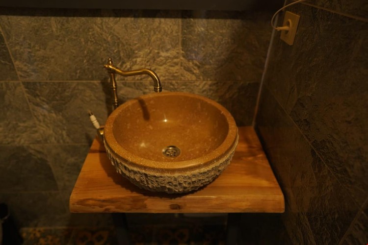 Teona Şömineli, Fırtına Dere Manzaralı Jakuzili