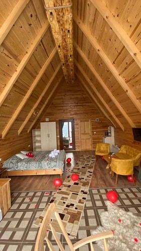 Mountain House, Mountain View