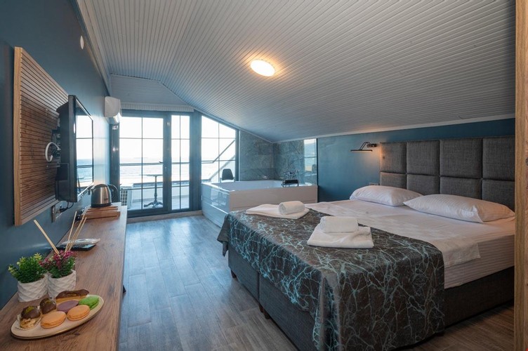 Suite Room (Jacuzzi)