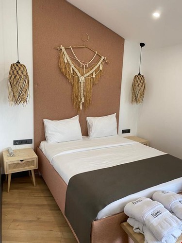 Standart Oda, Göl Manzaralı