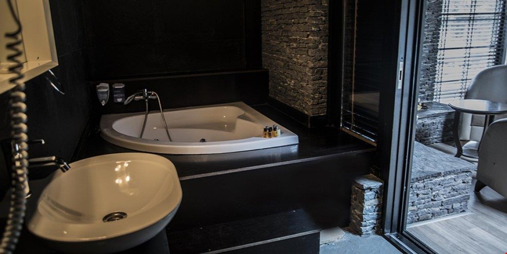 Deluxe Room (Jacuzzi)