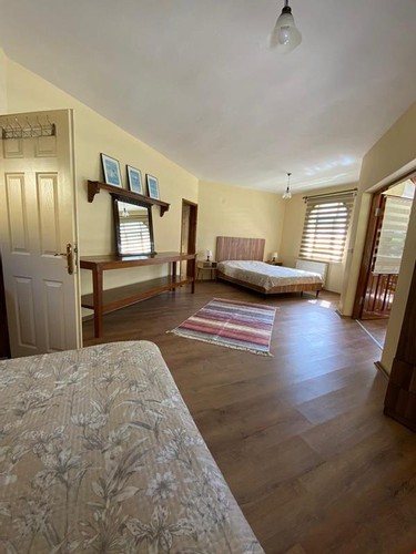 Apart, Mountain View