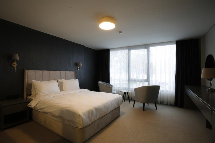 Executive Room, Lake View