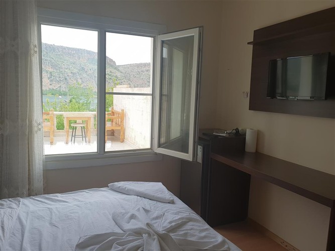 Family Room, Lake View